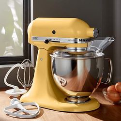 Kitchenaid Artisan Series 5 Quart Tilt Head Stand Mixer - Pink for Sale in  New York, NY - OfferUp