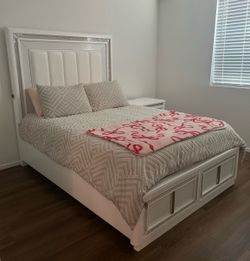 Mor Queen Chalanna LED Bedframe & Nightstand