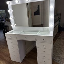 Makeup Vanity With Mirror