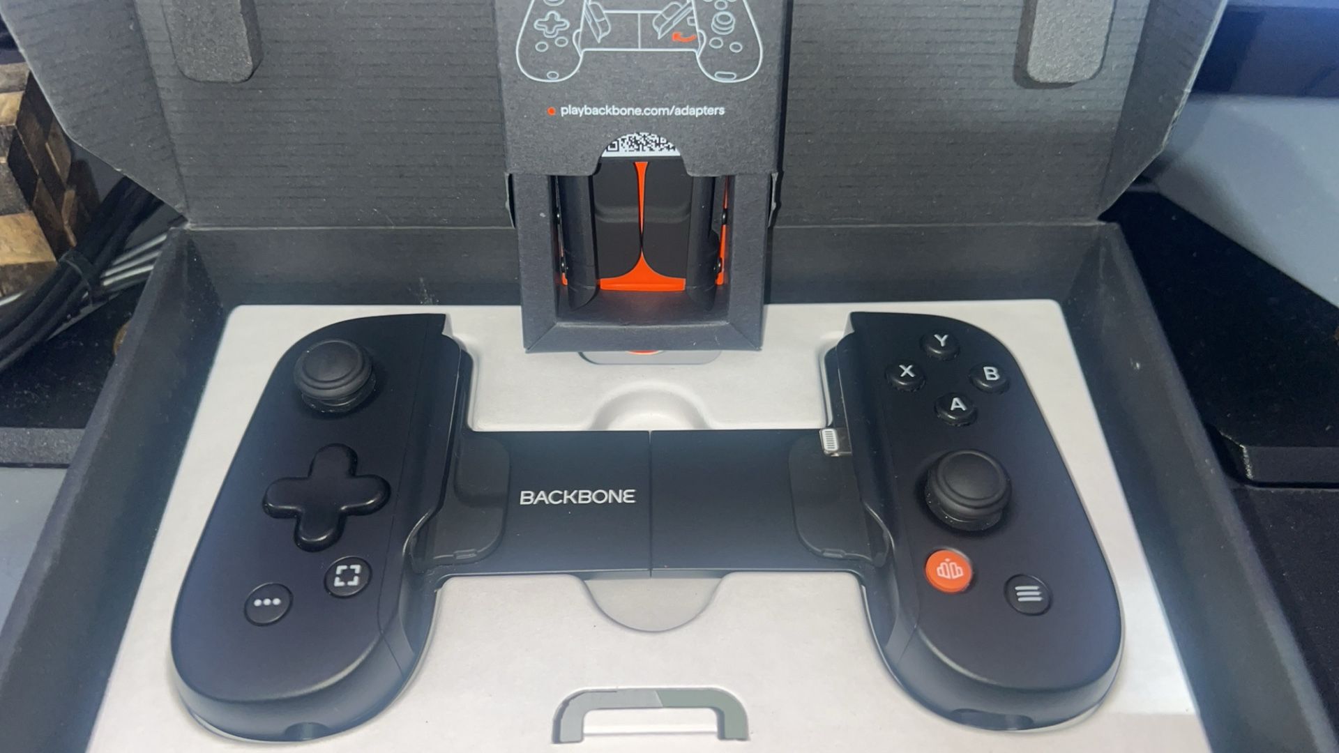 Mint Backbone Mobile Gaming Controller For iPhone