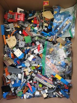 🔥 LOT Huge Childhood LEGO Collection Pieces Bulk Lot Minifigures Cars Bricks Legos Game Toys 👀

✨ Overall pre-owned collection condition

🧱 Huge mi