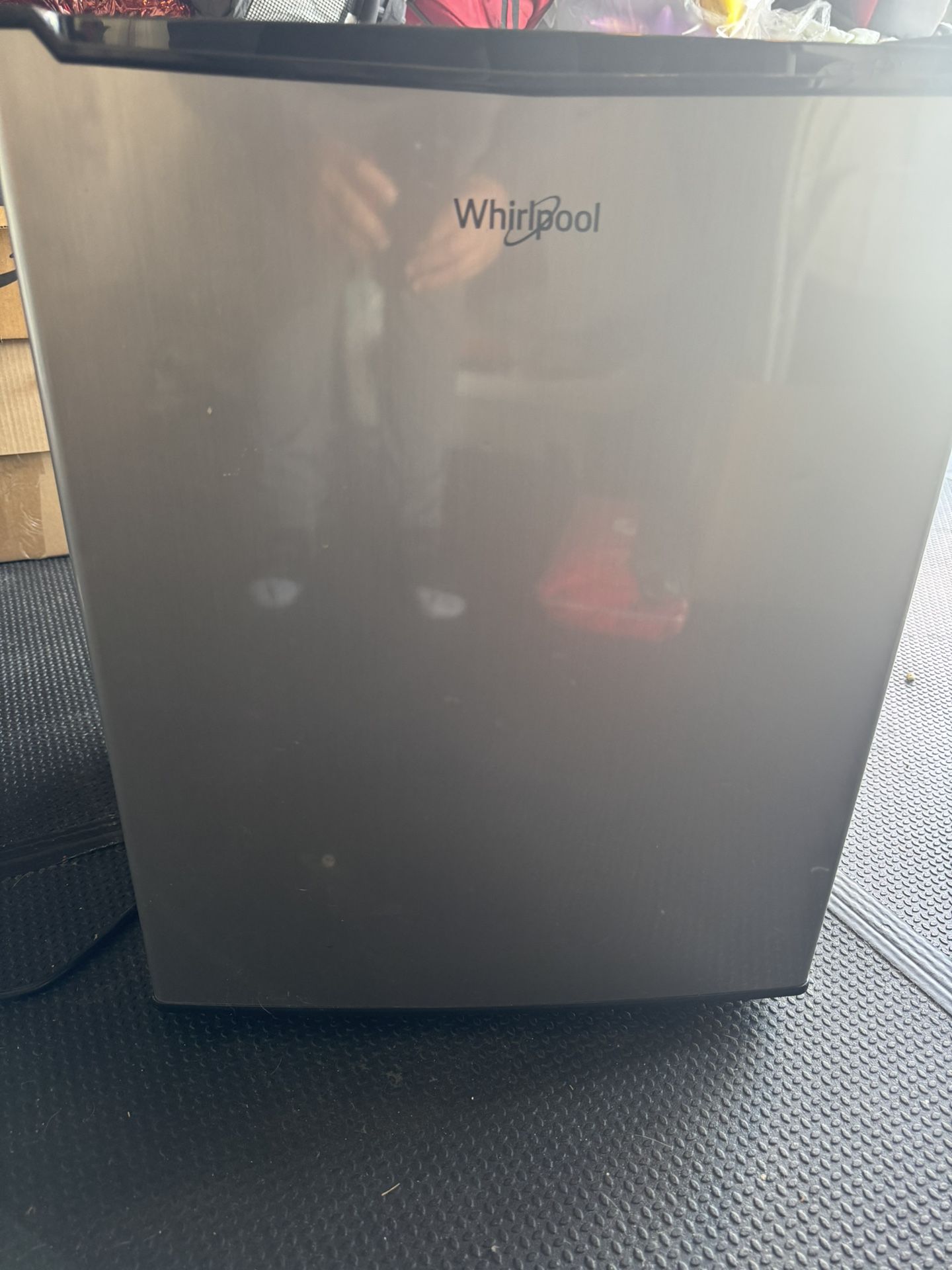 Whirlpool Mini fridge