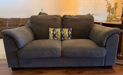 Love Seat, Loveseat