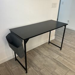 Computer desk 