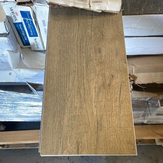 Mohawk Home Osprey Oak Waterproof Rigid 5mm Thick Luxury Vinyl Plank  Flooring + 1mm Attached Pad Included for Sale in Long Beach, CA - OfferUp