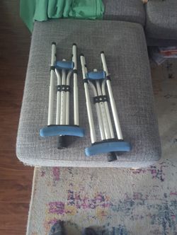 Foldable Crutches