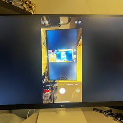 27” UltraFine™ 4K UHD HDR10 IPS Monitor – Works Great