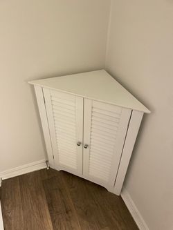 Corner fitted Storage Cabinet