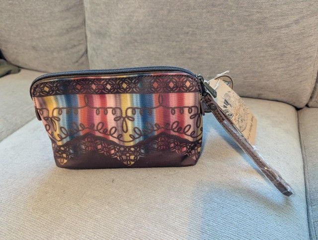 Women's Essentials Pouch Bag