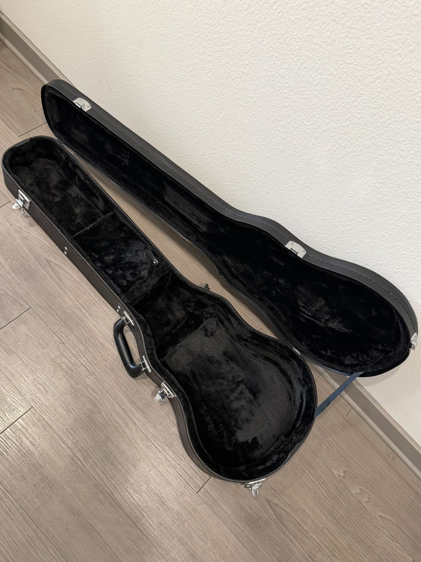 Premium Locking Guitar Case