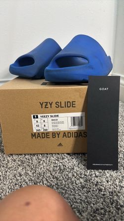 Blue Yeezy slides size 8