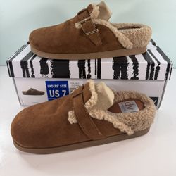 Dolce Vita Cozy Slides Women’s - size 6