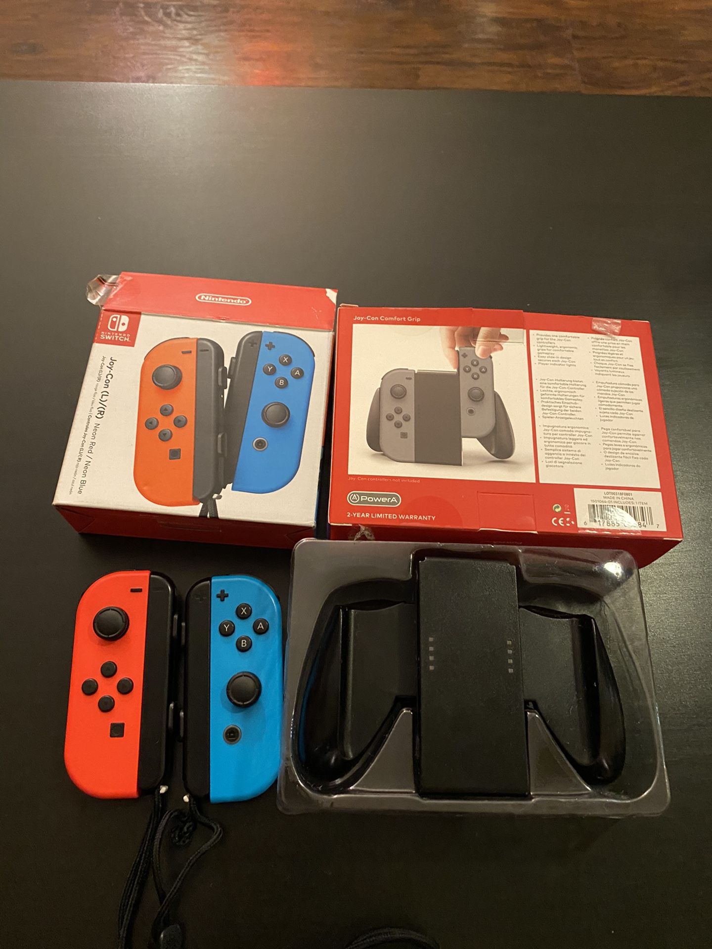 Nintendo Switch joy con and joy con comfort grip