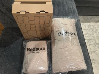 New Twin XL Comforter Set