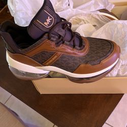 marxisme død elite Michael Kors Tennis Shoes for Sale in Anthony, NM - OfferUp