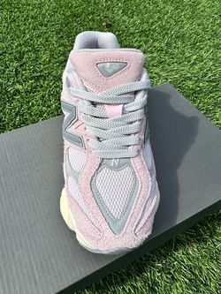 New Balance 9060 Pink Grey Sneaker