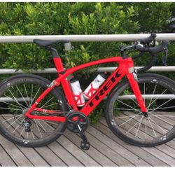 Trek Madone Wow!!! Zipp 404 Carbon Wheels Shimano Ultegra Top Of The Line!!!