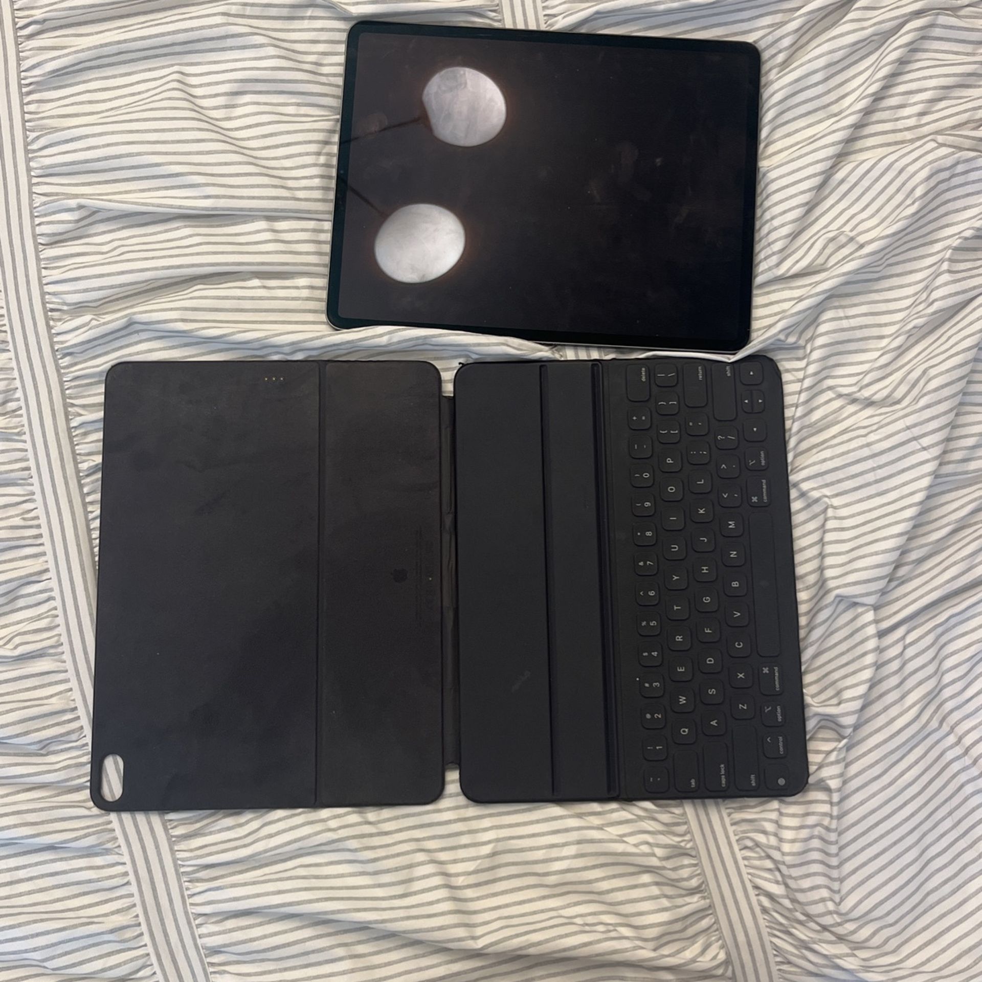 12.9 Inch iPad Pro W/ Apple Magic Keyboard
