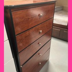 Dresser / Five drawers dresser