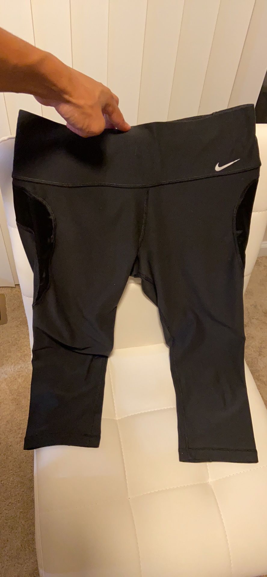Nike dri fit Capri pants size small