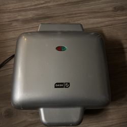 Dash  Waffle Maker 