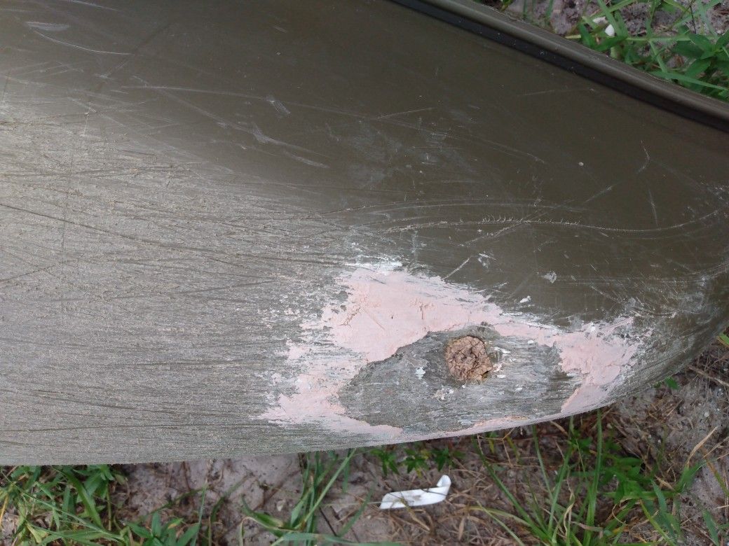 Free broken kayak (hole in bottom) for Sale in Oakland Park, FL OfferUp