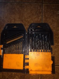 Set of drill bits