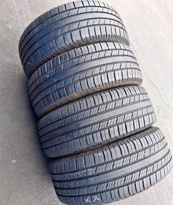205/55/16 Michelin 📍📍 Vendo un set de llantas con 80% de vida las 4 📍🌟
