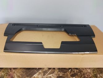 2023 Range Rover Rear Bumper Cover Center Trim OEM LR155010 USED