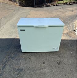 Commercial large 10 cubic deep chest freezer black diamond brand (free local delivery)