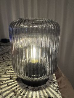 Lámpara de mesa inalámbrica, funciona con pilas, lámpara pequeña con bombilla LED, lámpara decorativa de cristal para dormitorio, sala de estar, decor