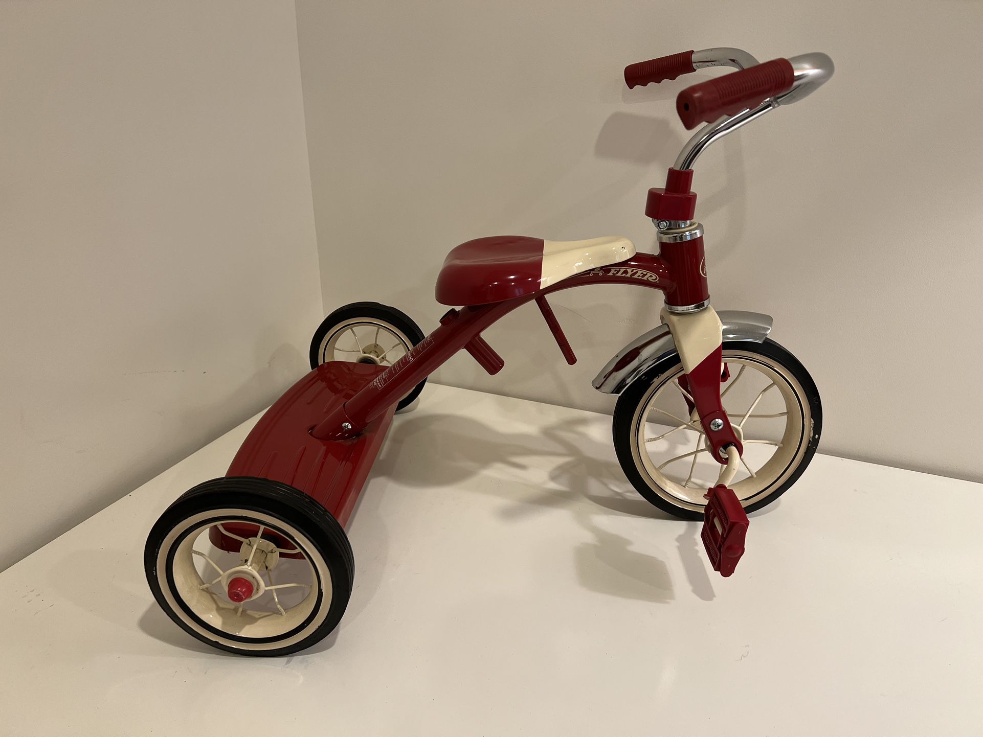 Radio Flyer Classic Tricycle with Removable Push Handle