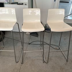 3 Chair White