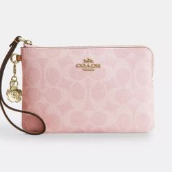 Coach Powder Pink Signature Zip Wristlet – New