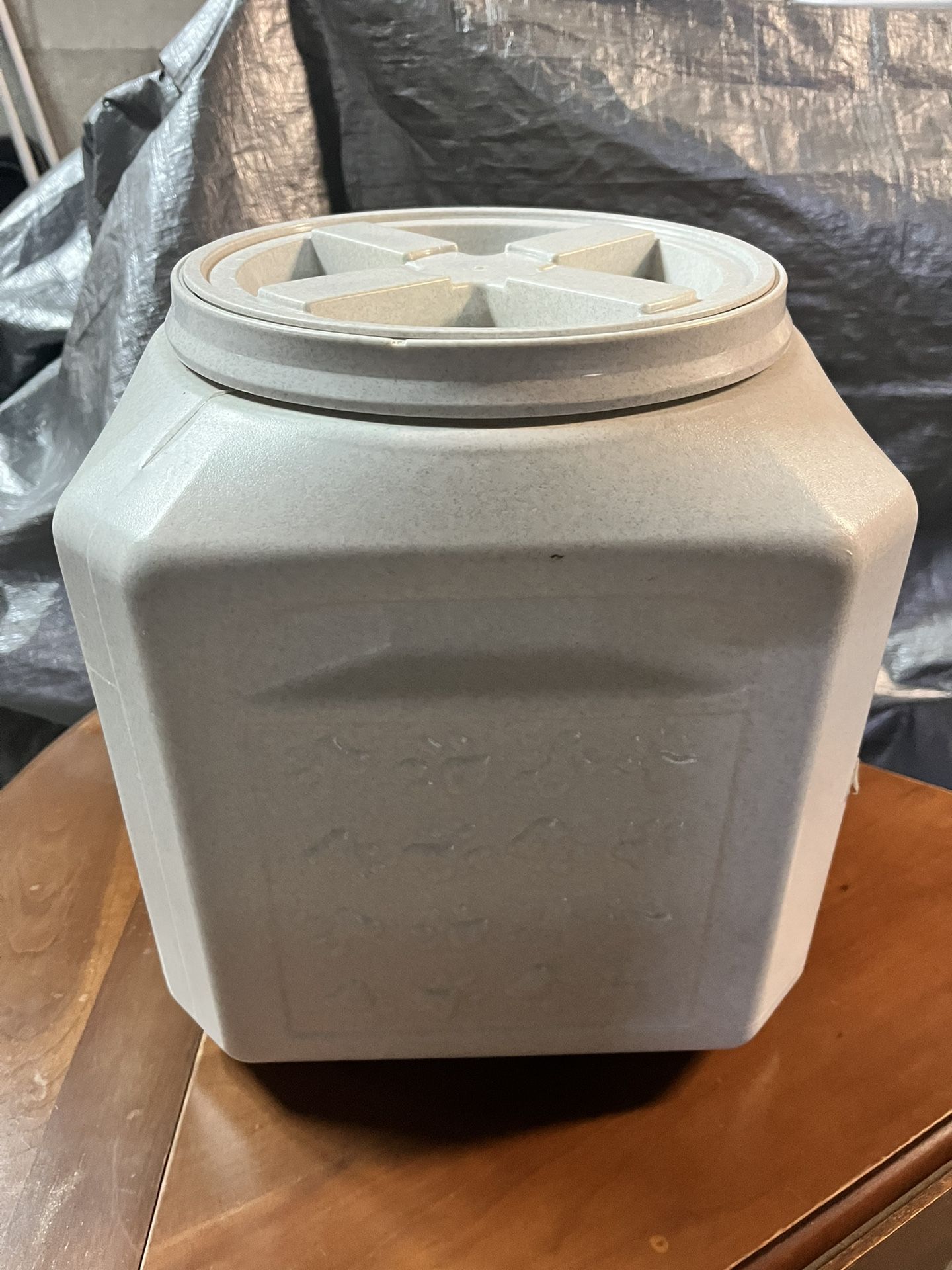 Vittles Vault Outback food storage container.
