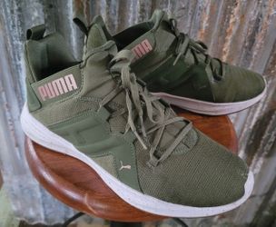Pumas  shoes  size  81/2 used
