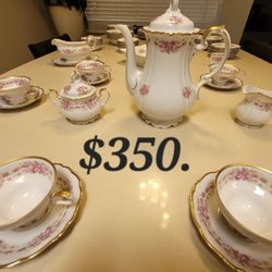 Porcelain Western Germany Set With 88 Pieces.