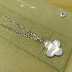 Natural Shell Clover Necklace – 18K Gold Plated Stainless Steel, Gift with Case