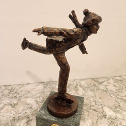DENNIS SMITH SIGNED BRONZE SCULPTURE
Bronze statue 8.5", New in box
