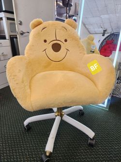 Winnie the Pooh Vanity Chair Impressions Brand.  New Especial price