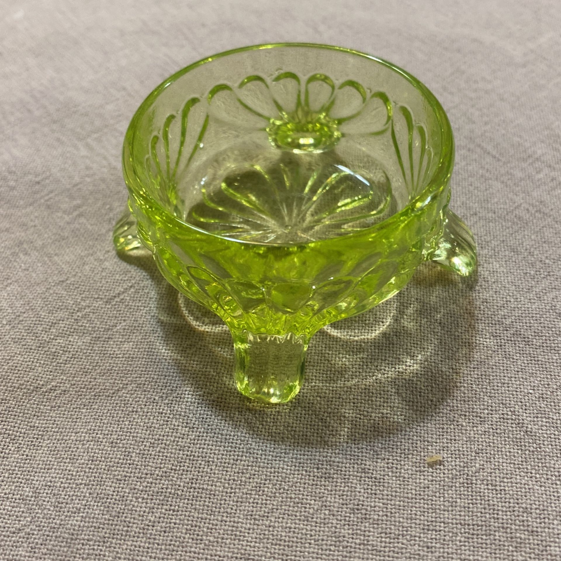 Antique Vaseline Glass Salt Cellar Uranium