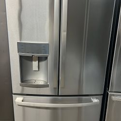 OPEN BOX GE FRENCH STYLE STAINLESS STEEL REFRIGERATOR 