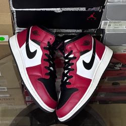 Air Jordan 1 Mid GS 'Chicago Black Toe”