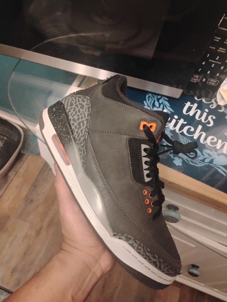 AJ 3 SIZE 9 