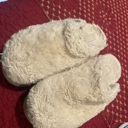 Uggs Slippers Size 9