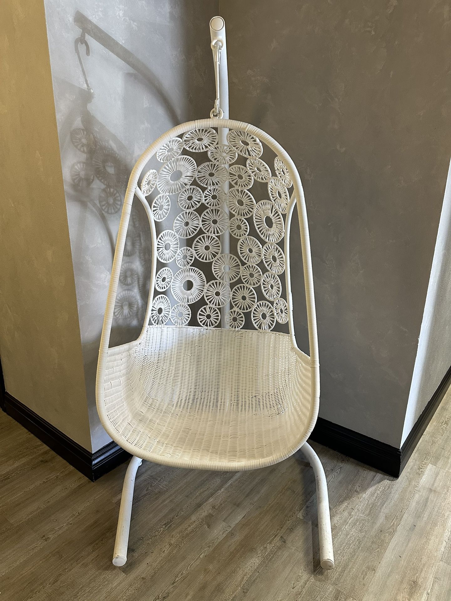 White single person porch swing