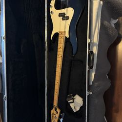 Peavy Bass With Hard Case