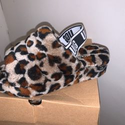 Size 7 UGGs Slippers