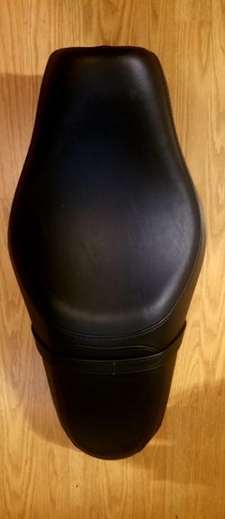 Harley Davidson Sportster Mustang Motorcycle Seat..Fits 2005 and up..Like New!!..Very Comfortable!