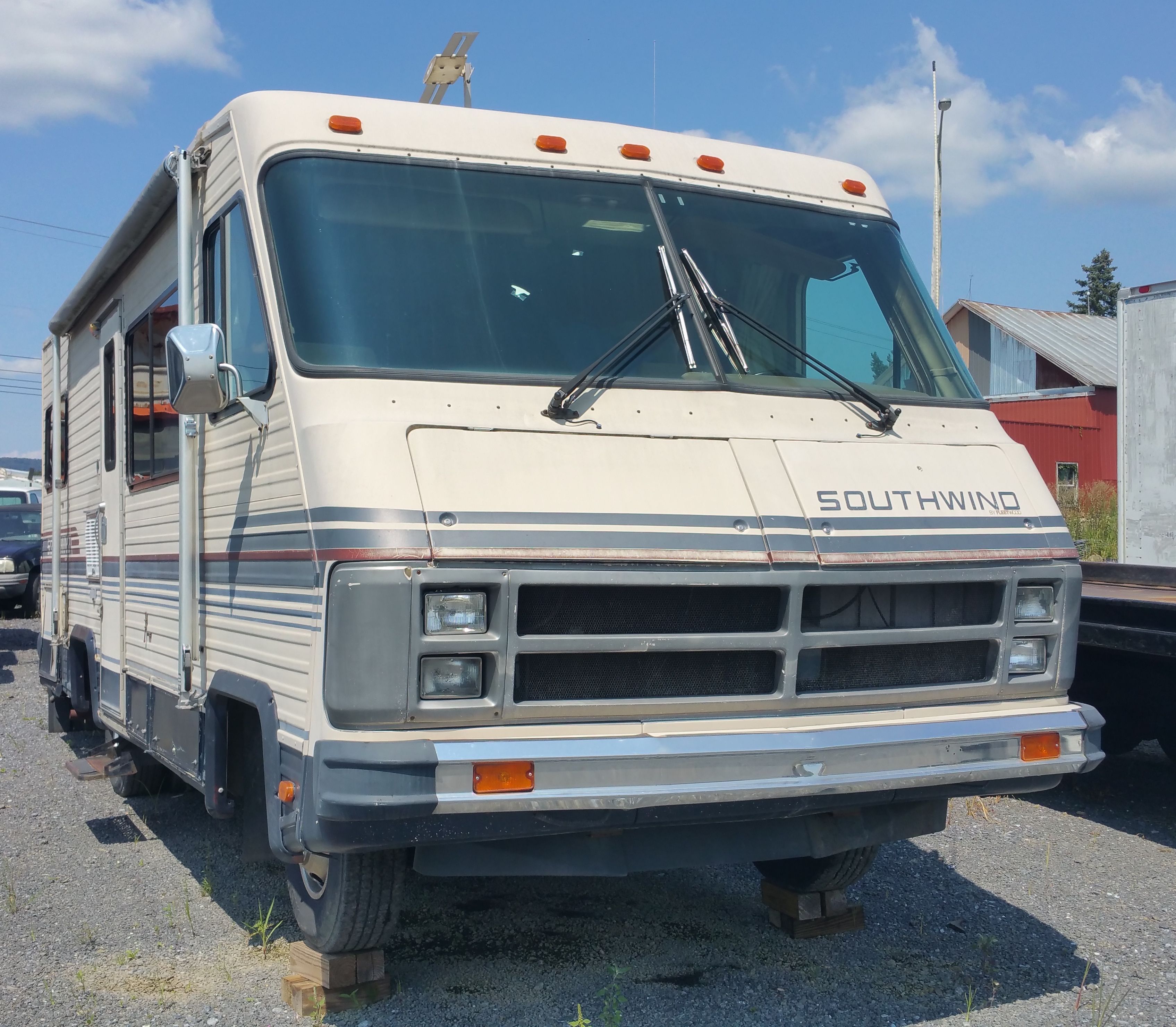 Fleetwood Southwind RV Camper Mobile Home 80s Vintage